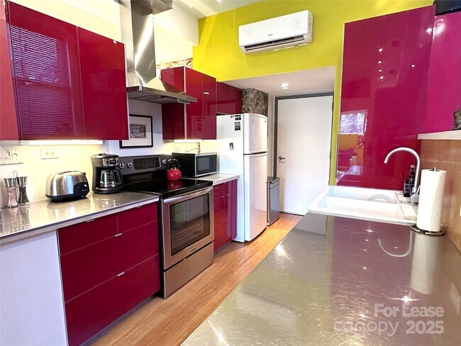 Building Photo - 130 Biltmore Ave