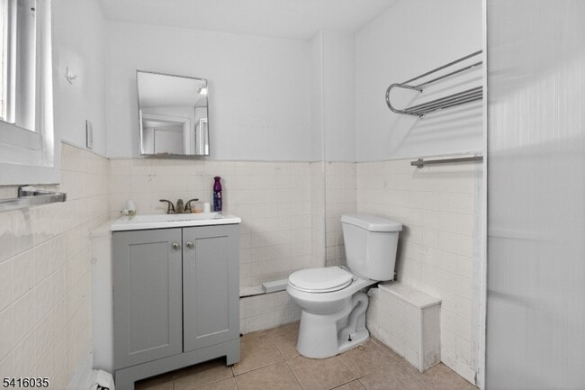 Building Photo - 1290 Baker St