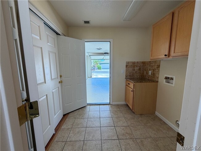 Building Photo - 2581 Highland Trail