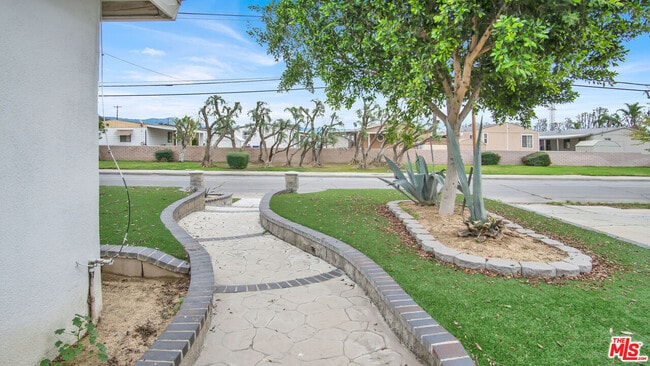 Building Photo - 428 S Meridian Ave