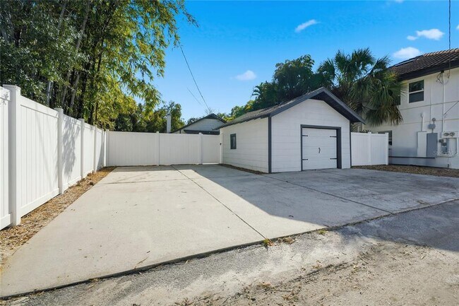 Building Photo - 313 23rd Ave N