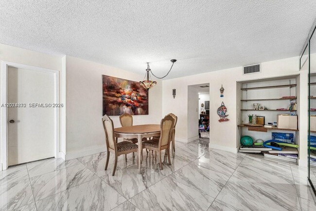 Building Photo - 1370 S Ocean Blvd