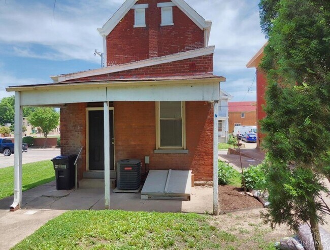 Building Photo - 15 Bertus St
