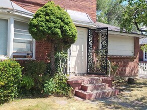 Building Photo - 700-722 Gordon Avenue