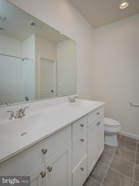 Building Photo - 8371 Jill Brenda Ct