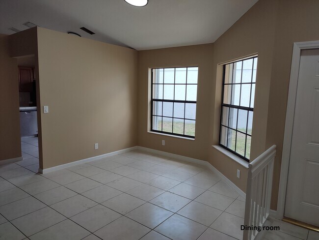 Building Photo - 3826 Circle Lake Dr