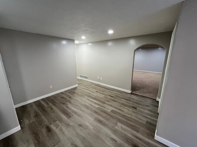 Building Photo - 9678 Skye Park Rd