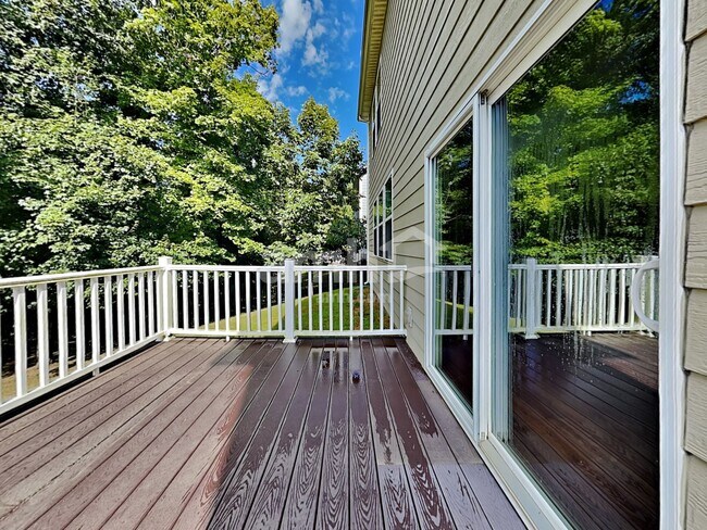 Building Photo - 1023 Monitor Ct