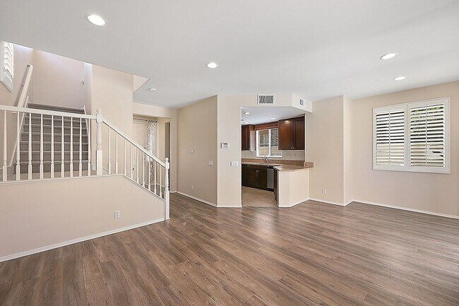 Building Photo - 2 Master Suites - 2 car garage - Townhome