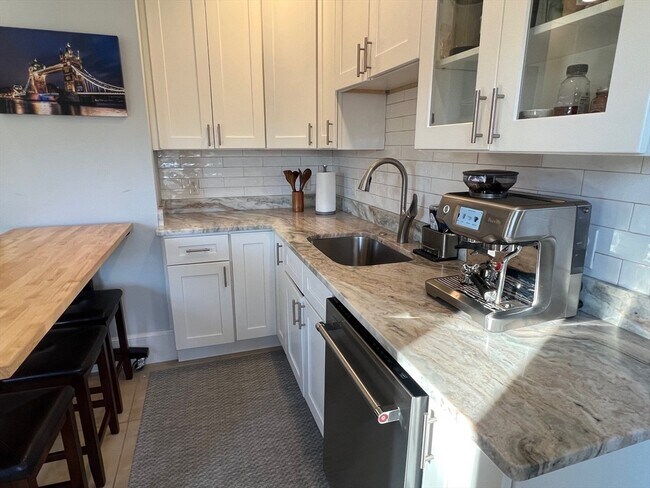 Building Photo - 17 Emerson St