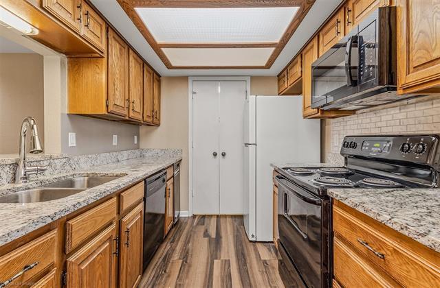 Building Photo - 925 Signal Ridge Pl