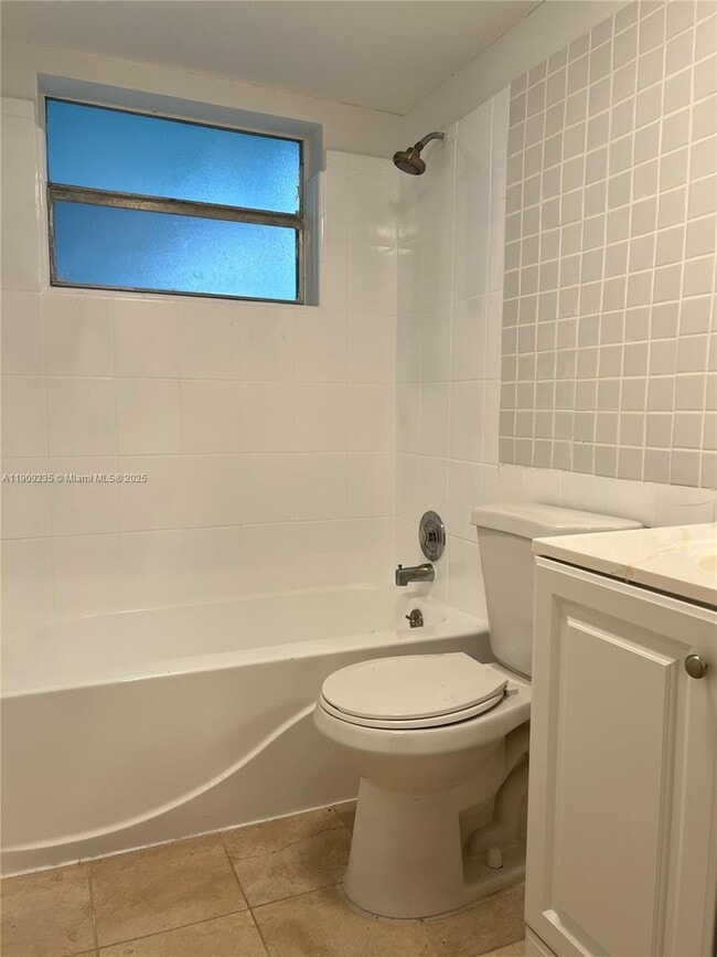 Building Photo - 1521 NW 43rd Ave