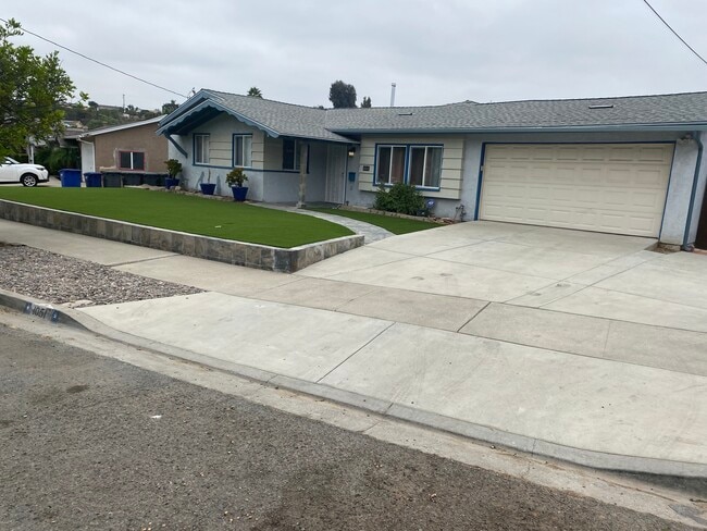 Primary Photo - 1051 Osage Dr