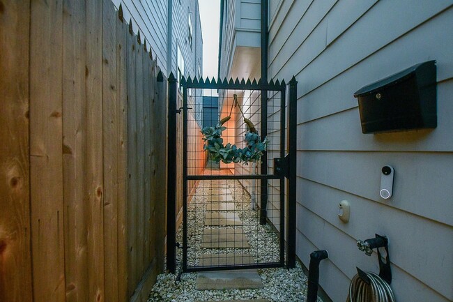 Building Photo - 4403 Greeley St