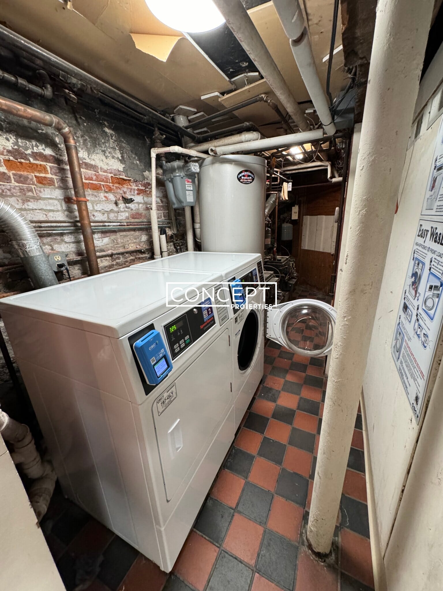 Building Photo - 24 Joy St