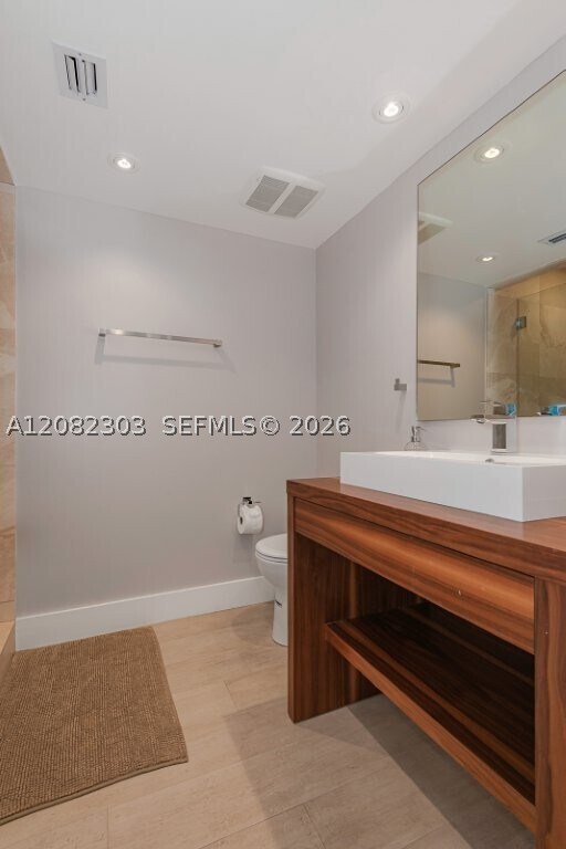 Building Photo - 2301 Collins Ave