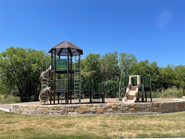 Building Photo - 8312 White Pine Dr