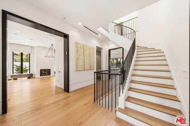 Building Photo - 9206 Monte Mar Dr