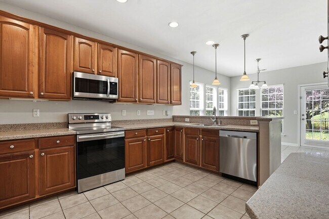 Building Photo - WAKEFIELD CORNER HOME WITH 4 BEDROOMS IS WAITING FOR YOU!