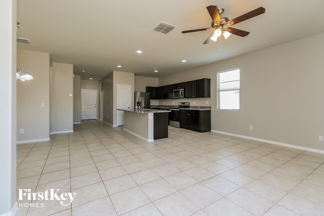 Building Photo - 11376 E Sunflower Ln