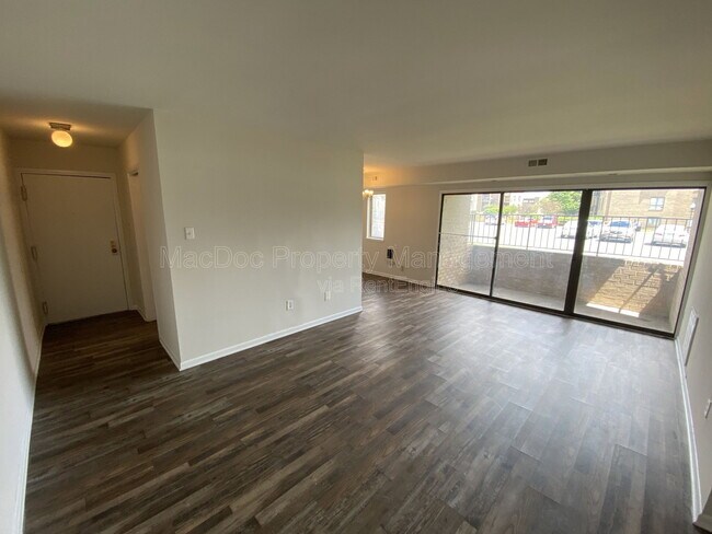 Building Photo - 7598 Gales Ct