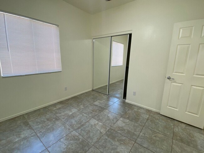 Building Photo - Available Now For Move In! Beautiful 4Bed/...