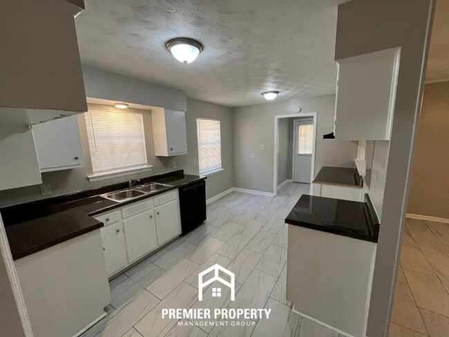 Building Photo - NEWLY RENOVATED 4BR/2BA Whitehaven Home | Detached 2-Car Garage & Tile Floors