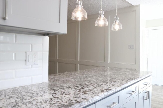 Building Photo - Beautiful 4-bedroom, 2-bath home