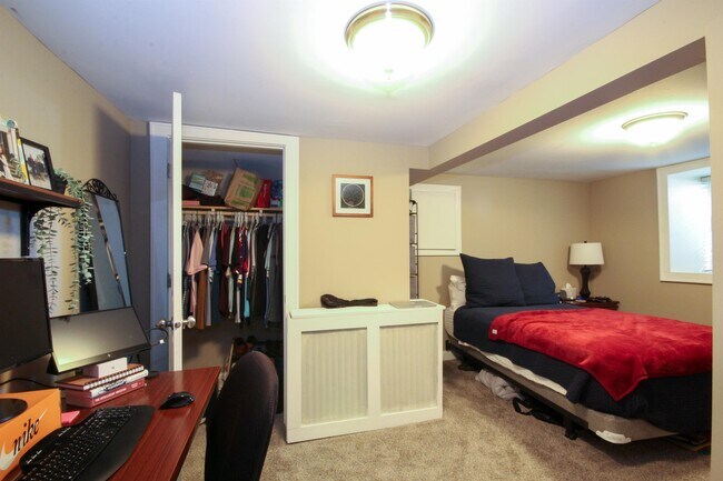 Building Photo - 3200 Aldrich Ave S