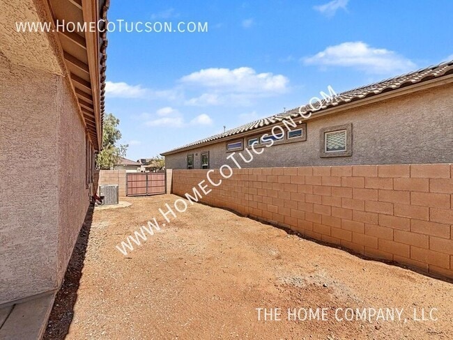 Building Photo - 6411 W Willow Falls Way