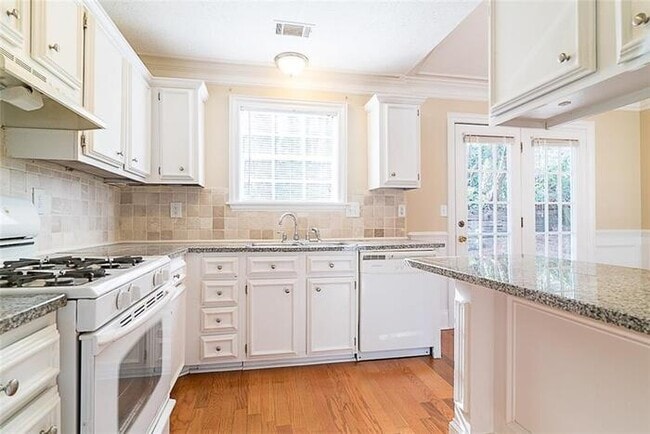 Building Photo - 310 Knoll Ridge Ct