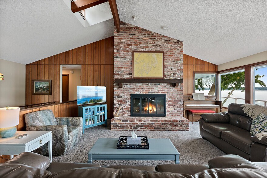 Building Photo - 153 Maple Ln NW