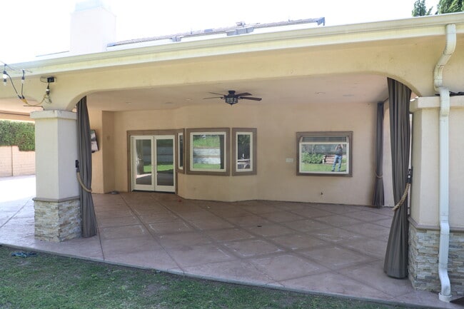 Building Photo - 10146 Janetta Way