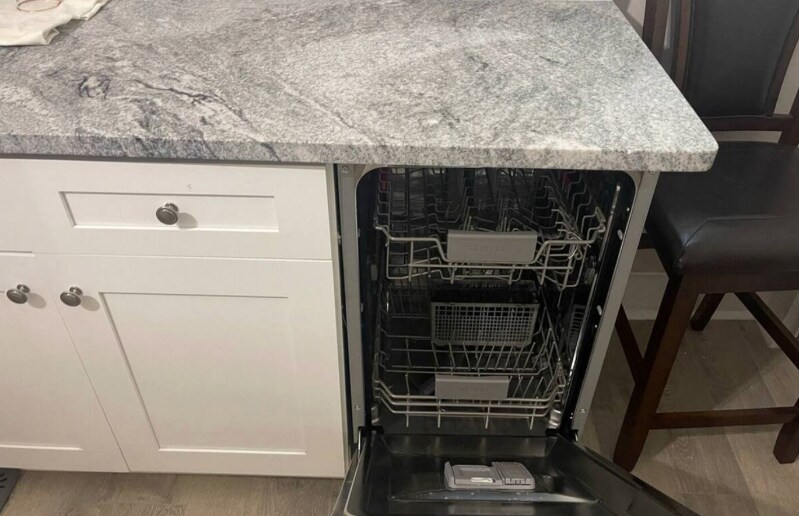 Building Photo - 506 W 48th St