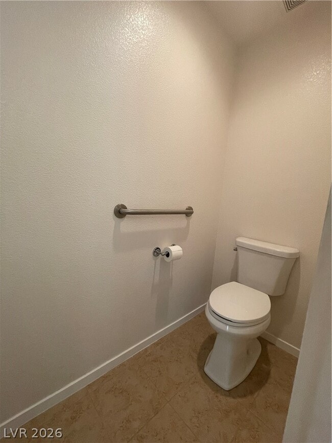 Building Photo - 2412 Briggsdale Avenue