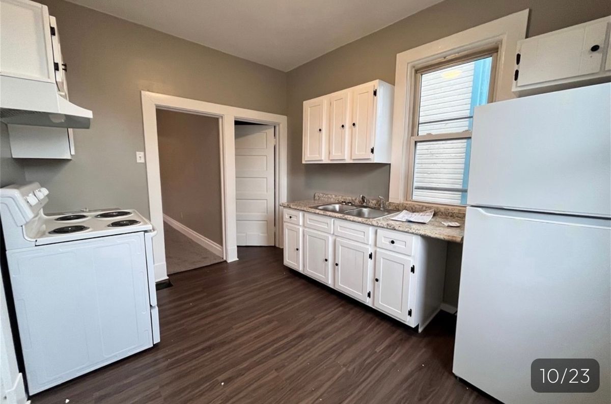 Building Photo - 1100 10th St