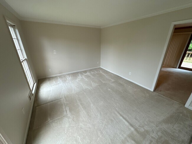 Building Photo - 10985 Eagles Cove Dr