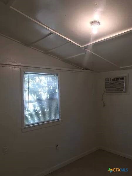 Building Photo - 108 W Hallmark Ave