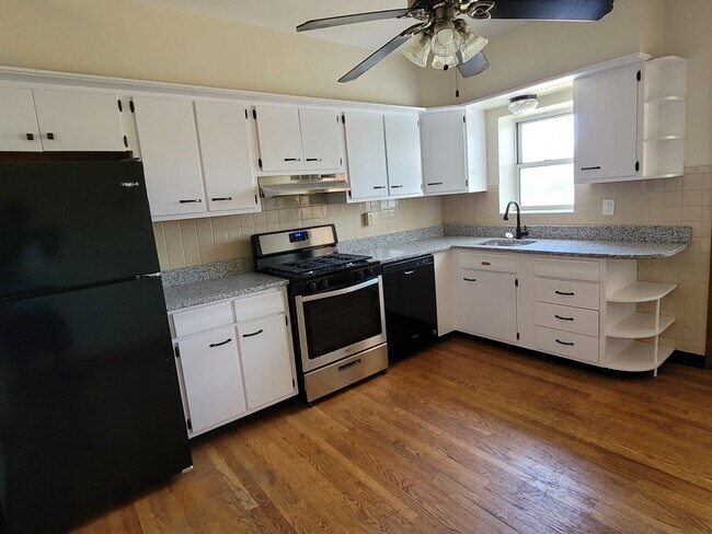 Building Photo - 6616 Pennsylvania Ave