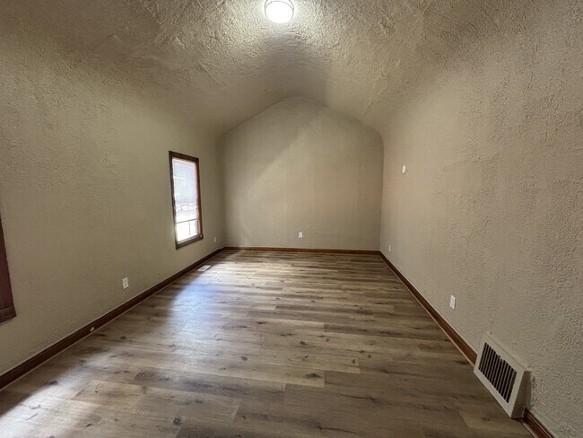 Building Photo - 346 Richard Gordon Hatcher Blvd