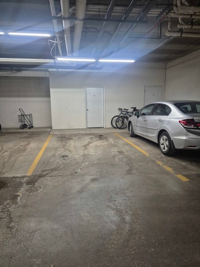 Building Photo - 1479 N Milwaukee Ave