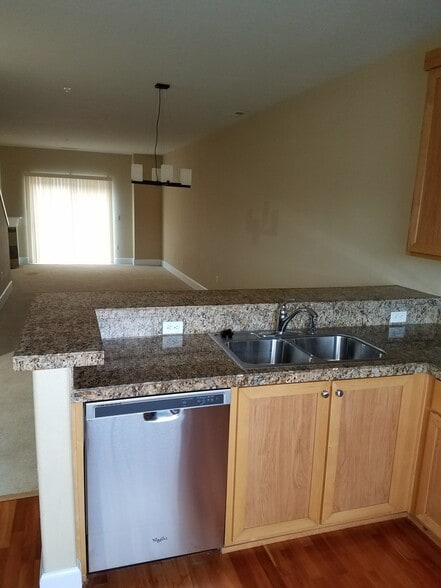 Building Photo - 18465 SW Stepping Stone Dr