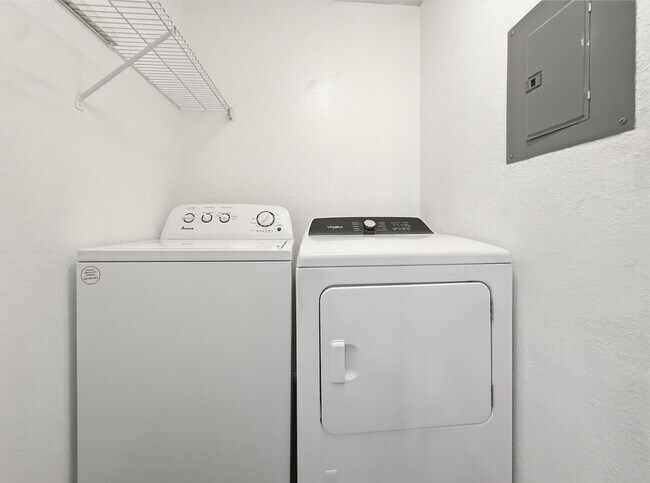 Building Photo - 2/2 Remodeled Condominium In Park Central, Millenia