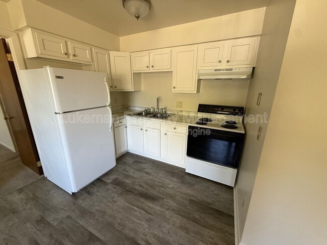 Building Photo - 13024 N Boulevard St