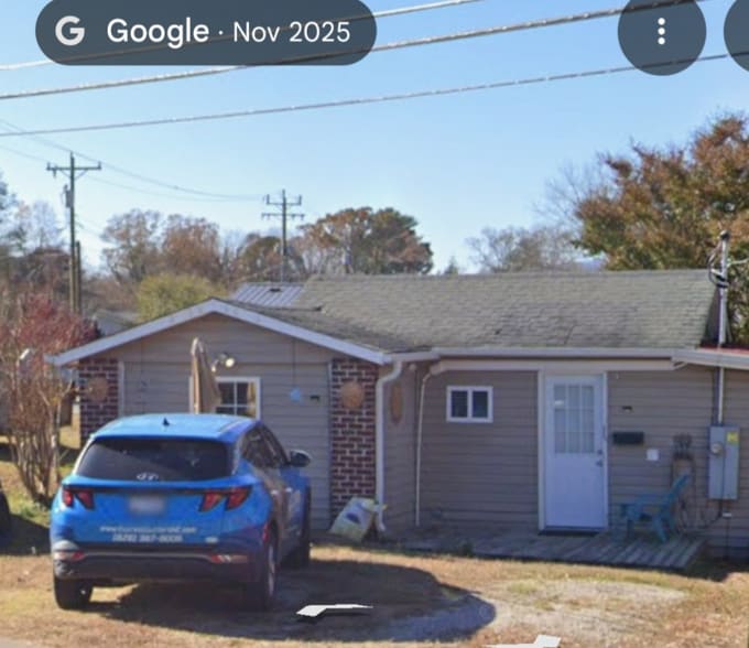 Building Photo - 556 E Yancey St