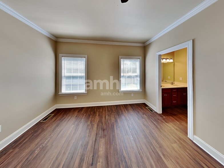 Building Photo - 3014 Waywood Dr