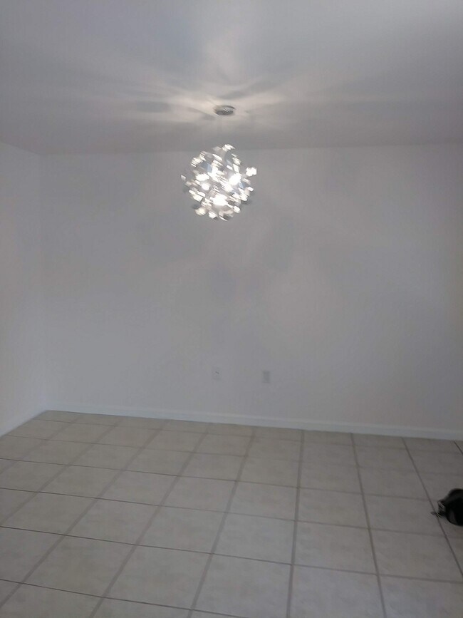 Building Photo - 1601 Big Tree Rd