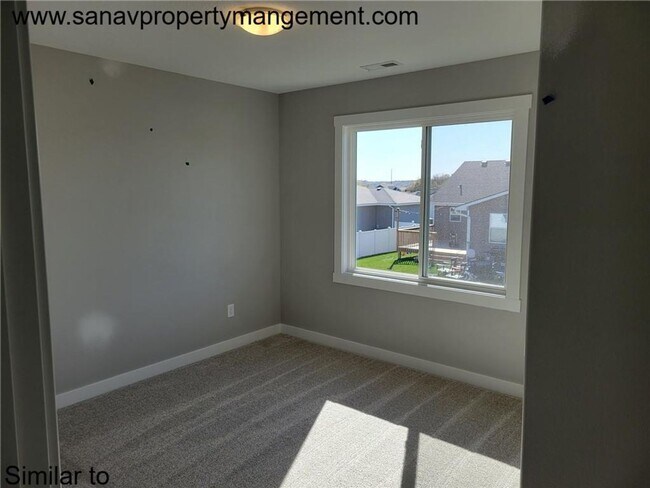 Building Photo - Spacious 4-Bedroom Home – Move-In Ready!