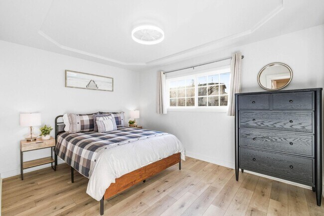 Building Photo - 765 Elkwood Ave