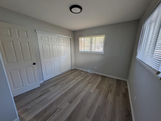 Building Photo - 630 Gerald Ave